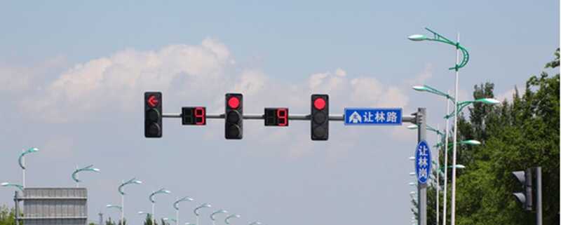 则可以在直行为红灯,绿灯,黄灯的时候,直接右转,但是需要注意安全,在