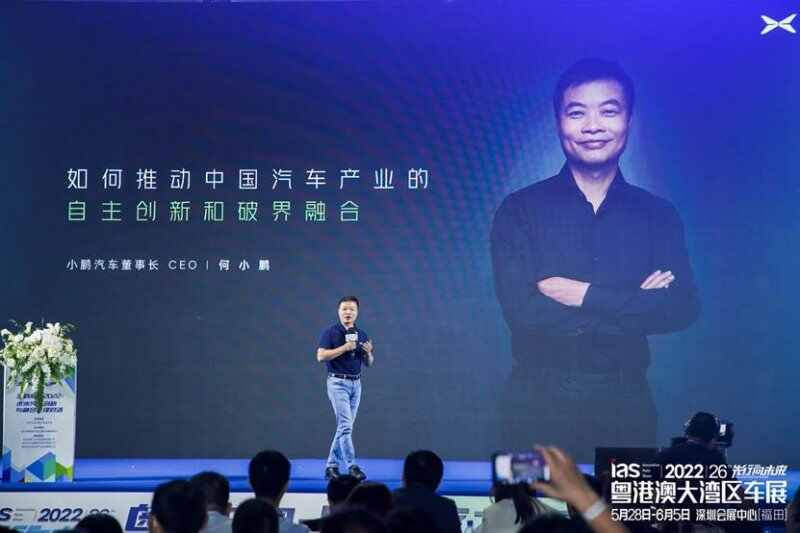 屏幕上的男人低可信度描述已自动生成